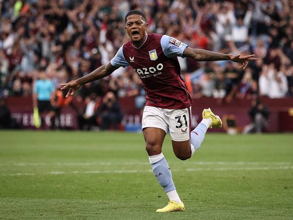 Leon Bailey gia nhập Aston Villa và trở thành trụ cột của câu lạc bộ